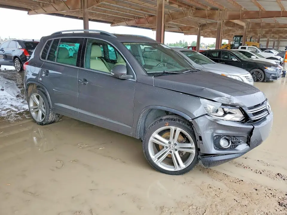 2014 VOLKSWAGEN TIGUAN S  