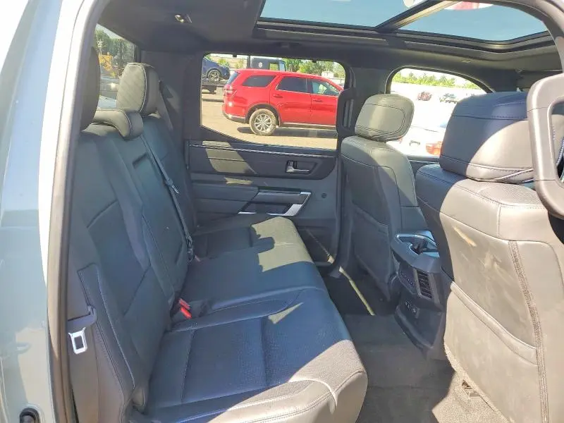 2024 TOYOTA TUNDRA PLATINUM  