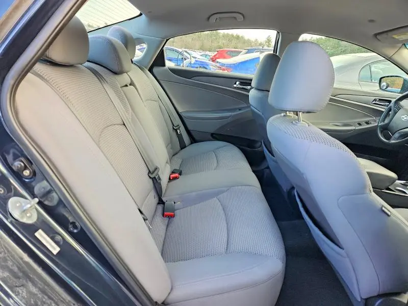 2011 HYUNDAI SONATA GLS  