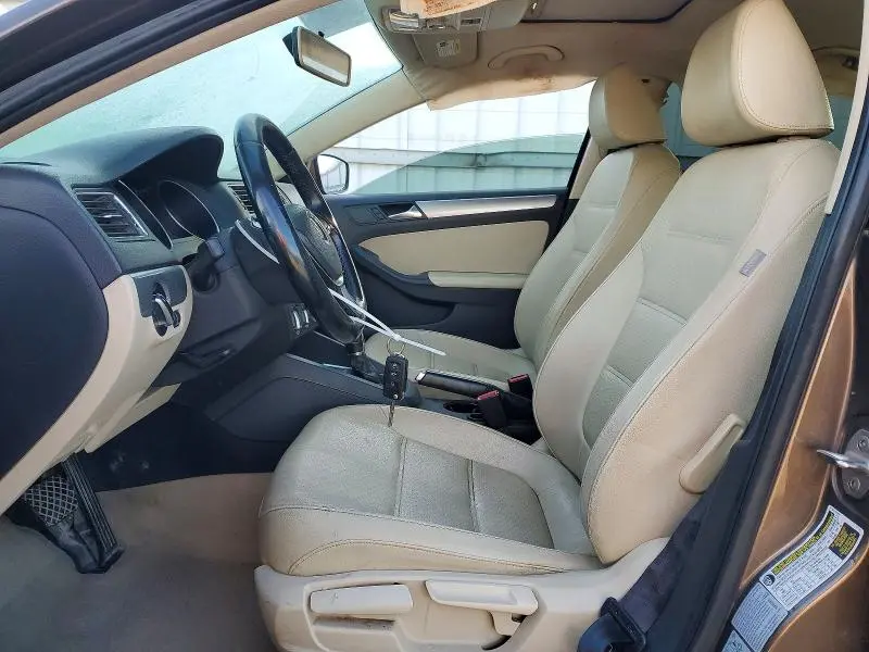 2015 VOLKSWAGEN JETTA SE  