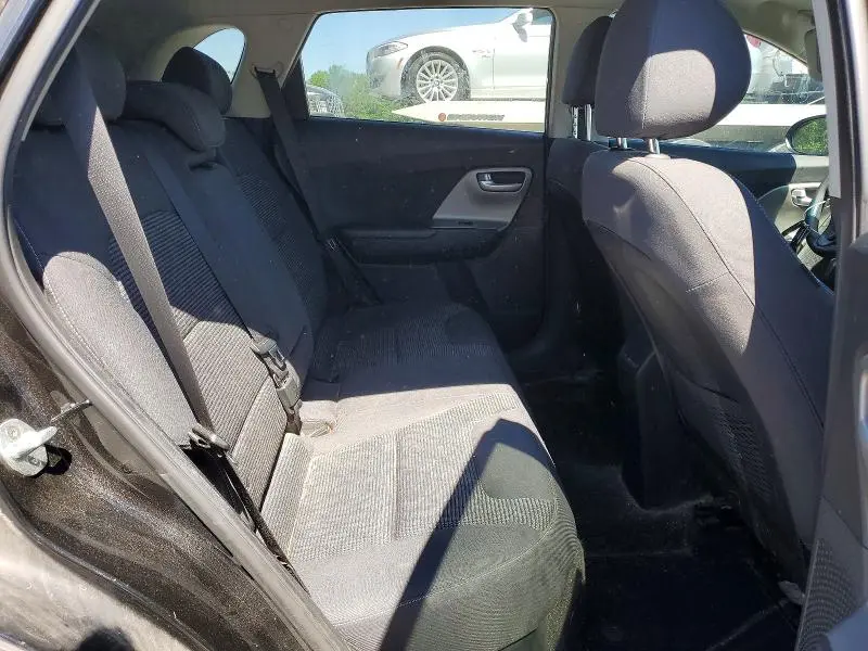 2017 KIA NIRO LX  