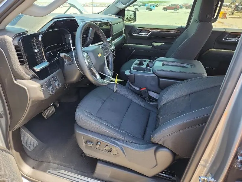 2024 CHEVROLET SILVERADO C1500 LT  