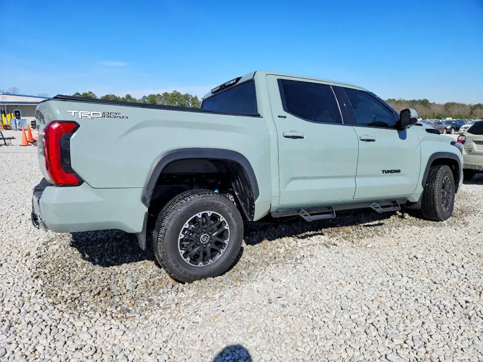 2022 TOYOTA TUNDRA SR5  
