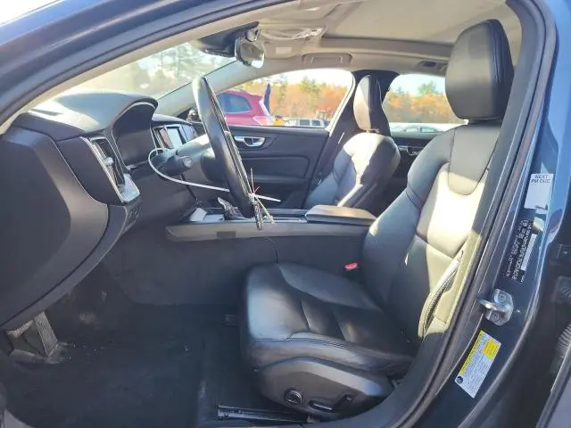 2019 VOLVO S60 T6 MOMENTUM  