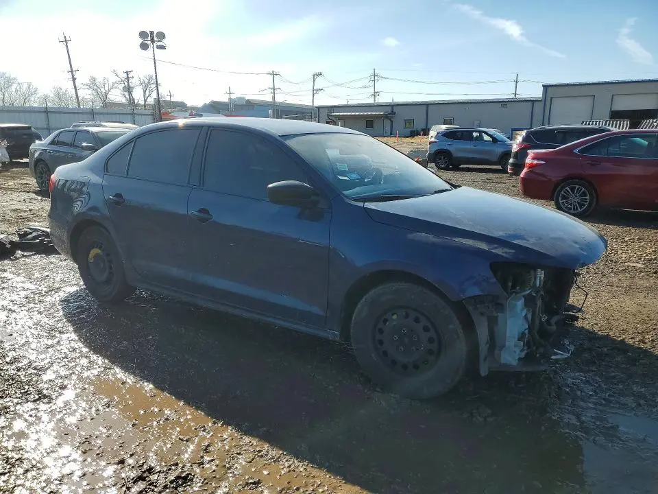 2013 VOLKSWAGEN JETTA BASE  