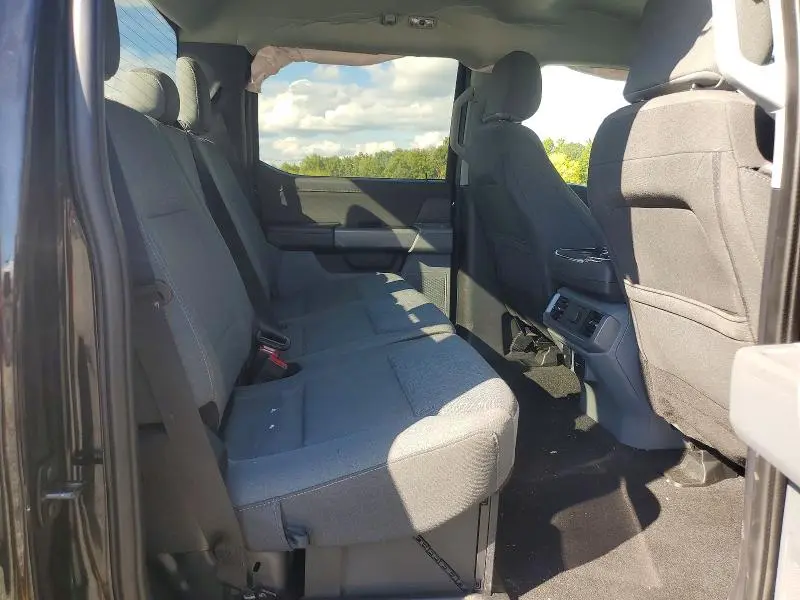 2024 FORD F150 XLT  