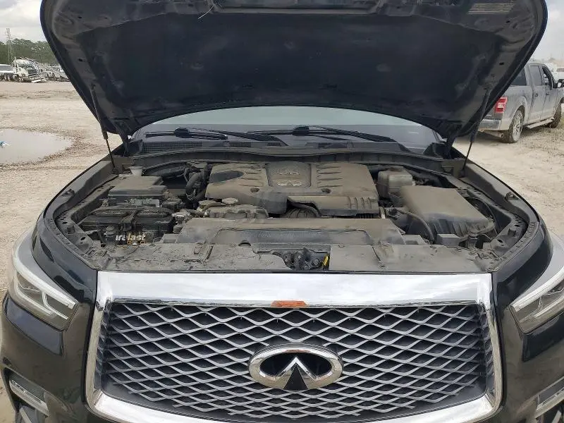 2022 INFINITI QX80 LUXE  