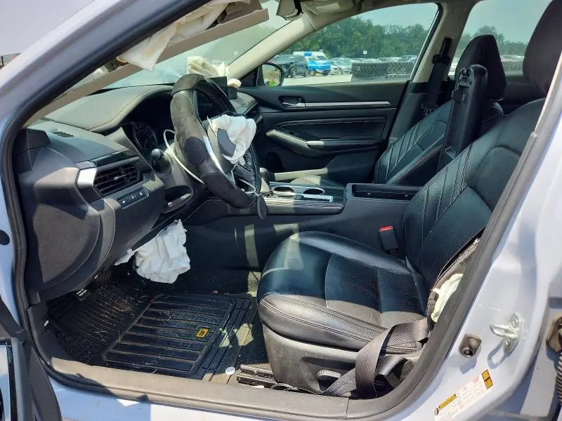 2023 NISSAN ALTIMA SR  