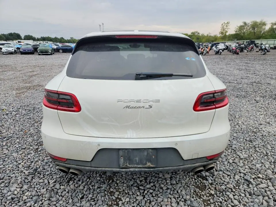 2015 PORSCHE MACAN S  