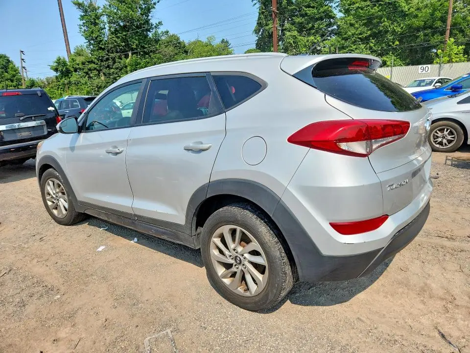 2016 HYUNDAI TUCSON SE  