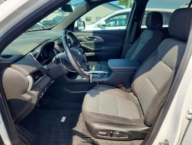 2023 CHEVROLET TRAVERSE LT  