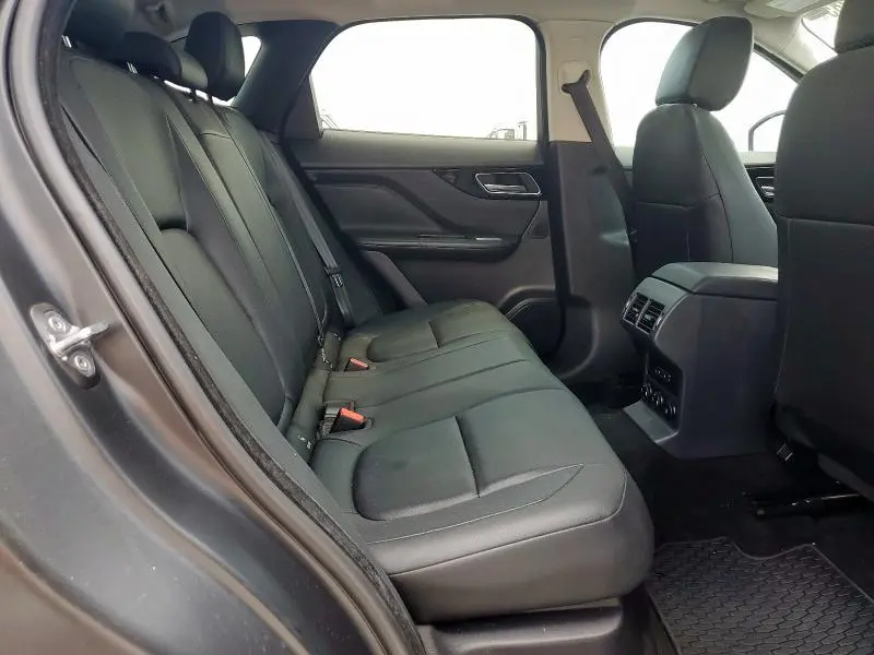 2018 JAGUAR F-PACE PREMIUM  