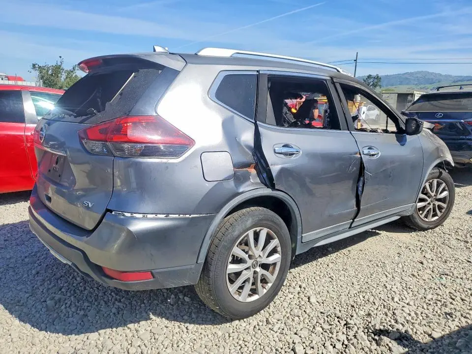 2018 NISSAN ROGUE SV  