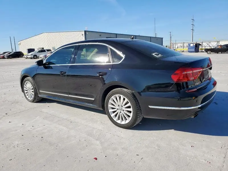 2016 VOLKSWAGEN PASSAT SE  
