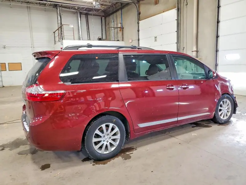 2015 TOYOTA SIENNA XLE  