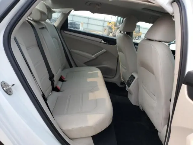 2020 VOLKSWAGEN PASSAT SE  