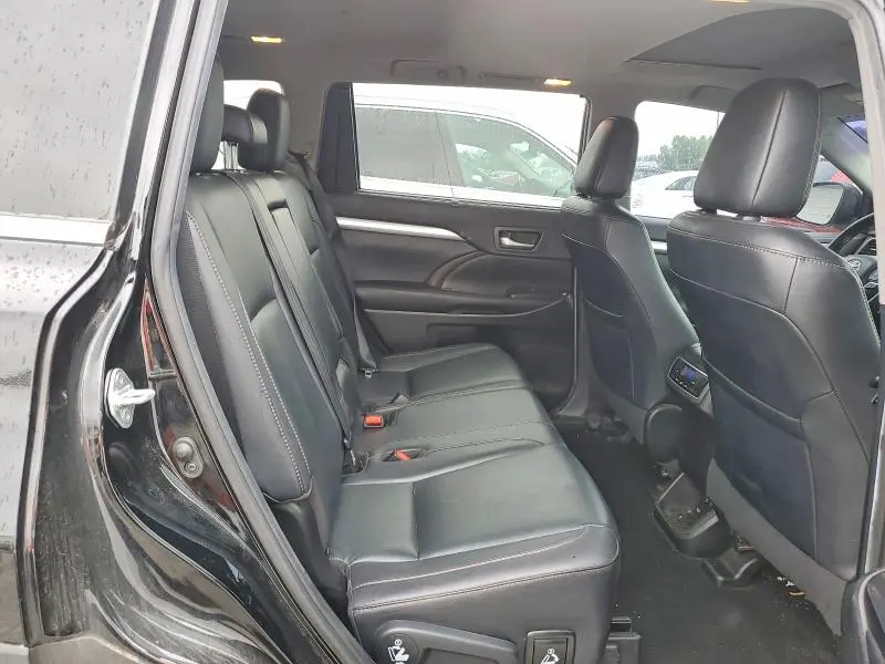 2019 TOYOTA HIGHLANDER XLE  