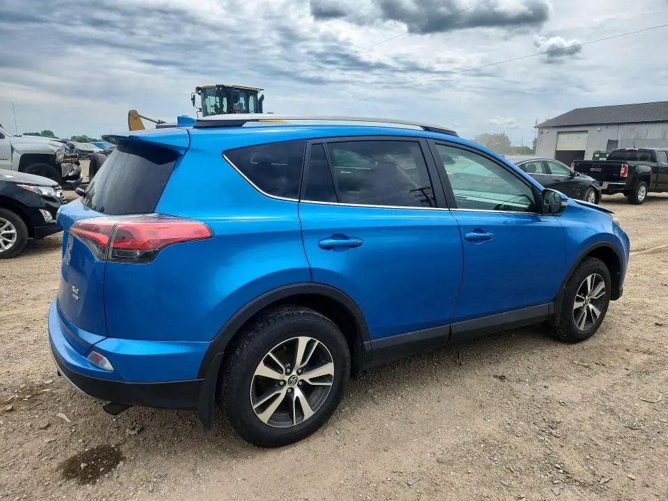 2017 TOYOTA RAV4 XLE  