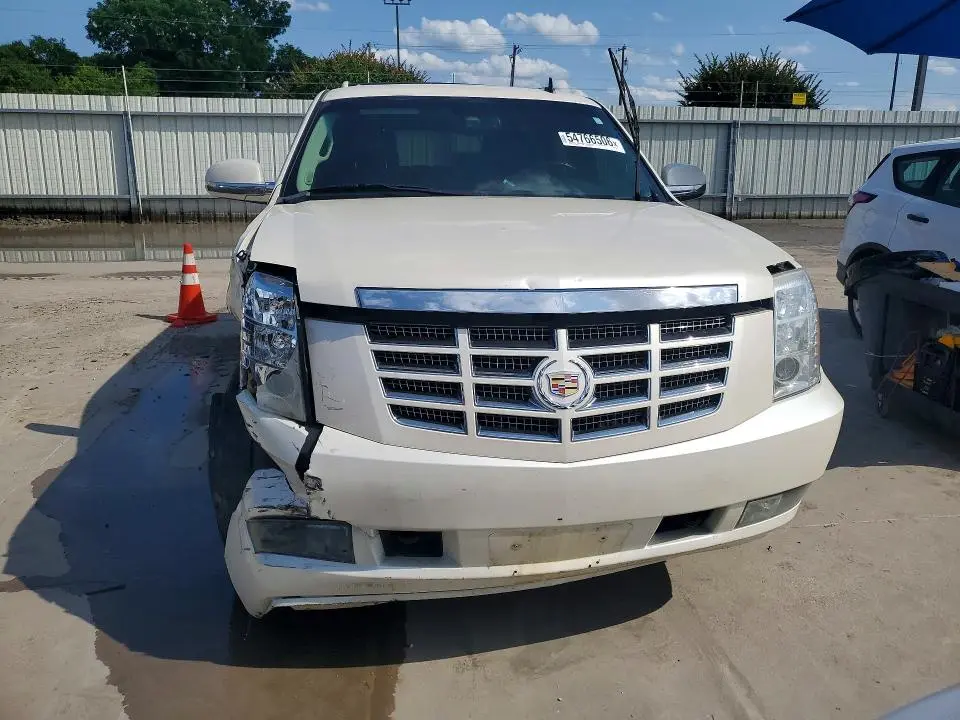 2011 CADILLAC ESCALADE LUXURY  