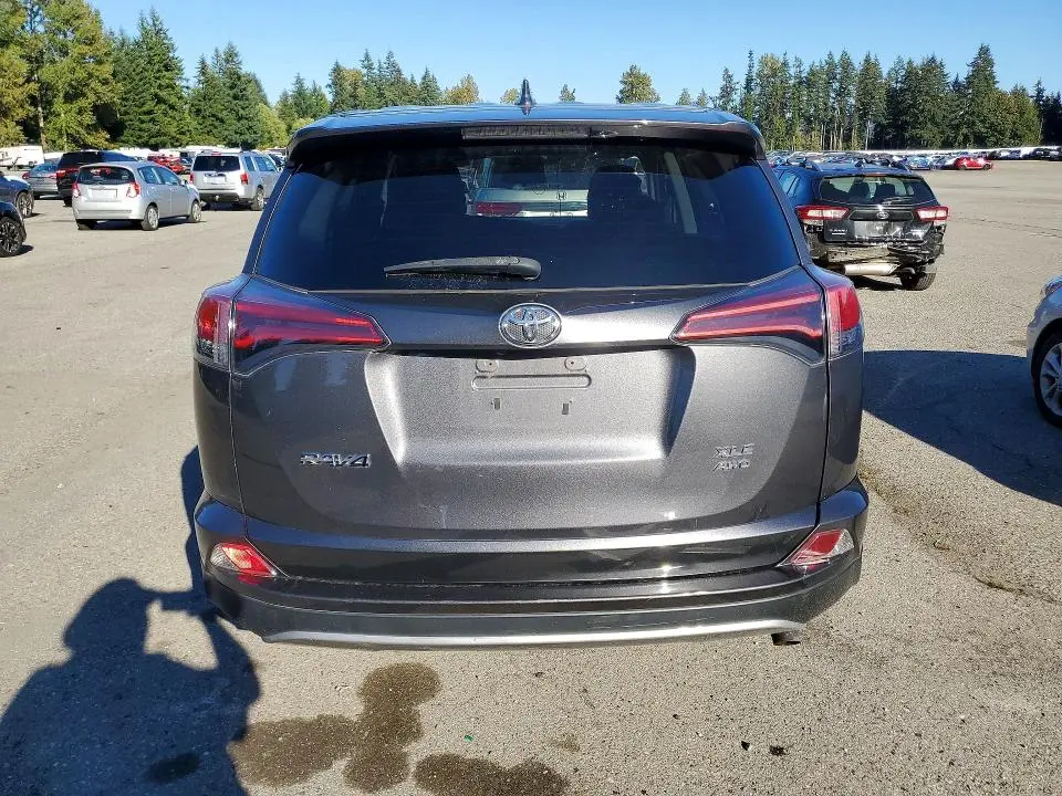2018 TOYOTA RAV4 XLE  