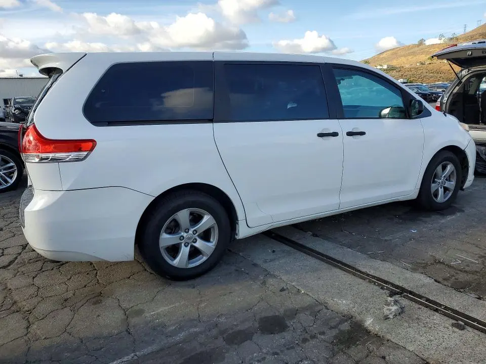 2011 TOYOTA SIENNA BASE 7-PASSENGER  