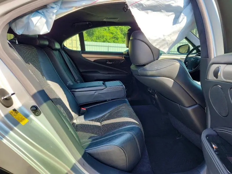2013 LEXUS LS 460  