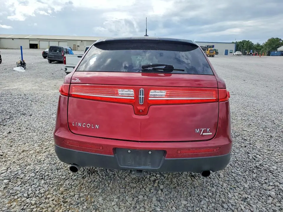 2014 LINCOLN MKT   