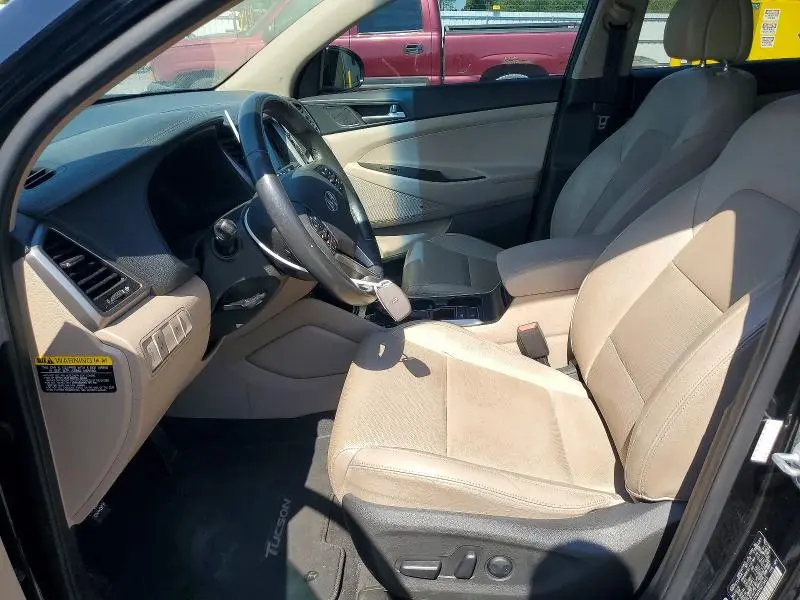 2017 HYUNDAI TUCSON SE PLUS  
