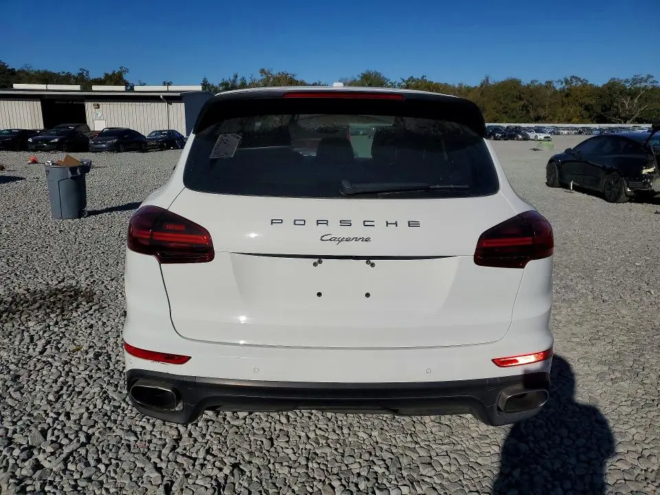 2016 PORSCHE CAYENNE   