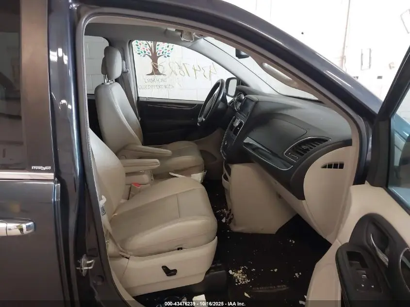 2013 CHRYSLER TOWN & COUNTRY TOURING-L