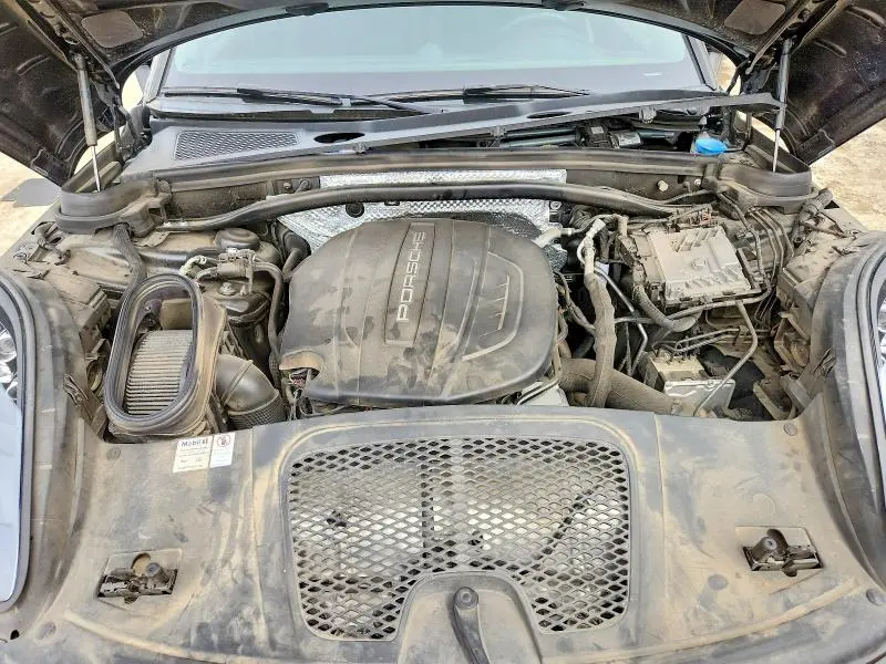 2021 PORSCHE MACAN   
