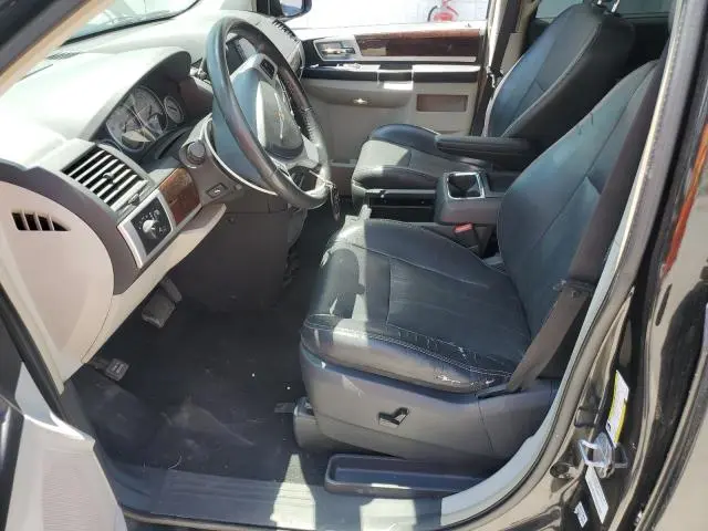 2010 CHRYSLER TOWN & COUNTRY TOURING PLUS  