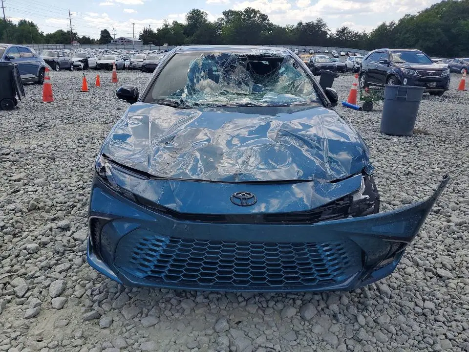 2025 TOYOTA CAMRY XSE  