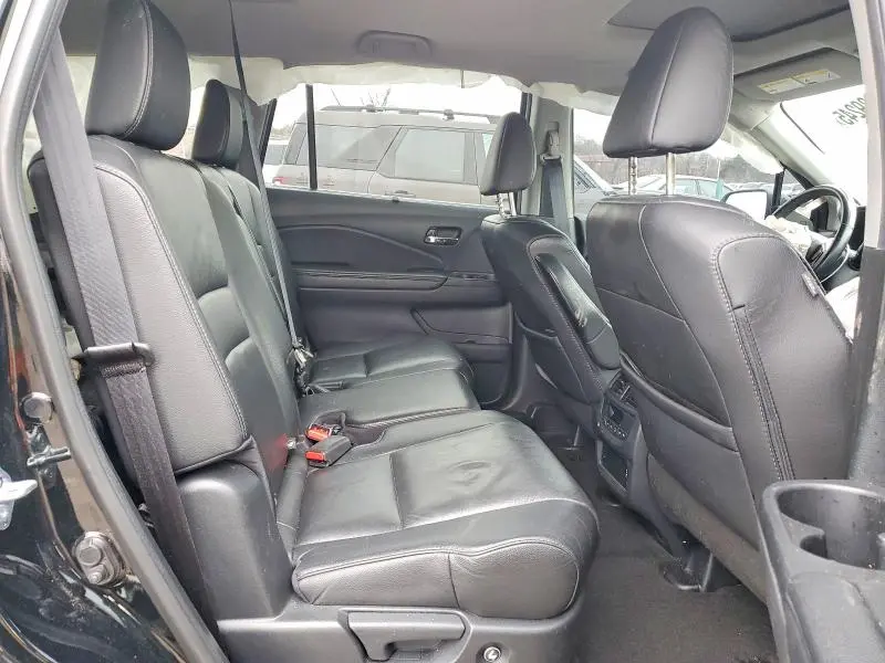 2022 HONDA PILOT SE  