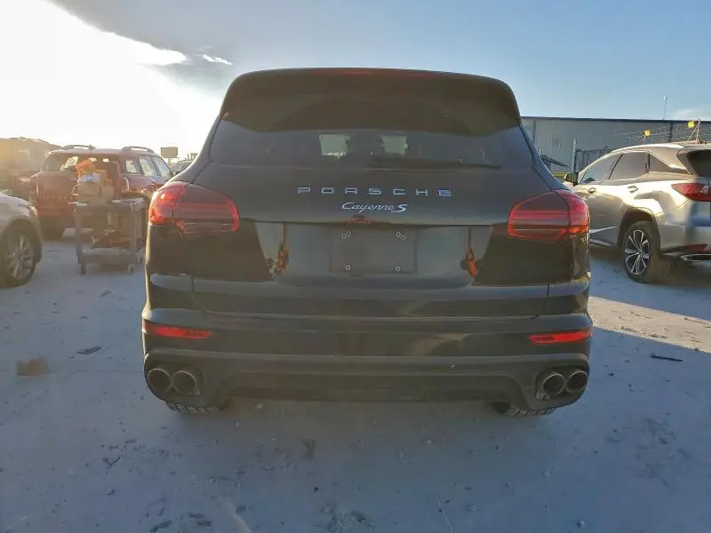 2017 PORSCHE CAYENNE S  