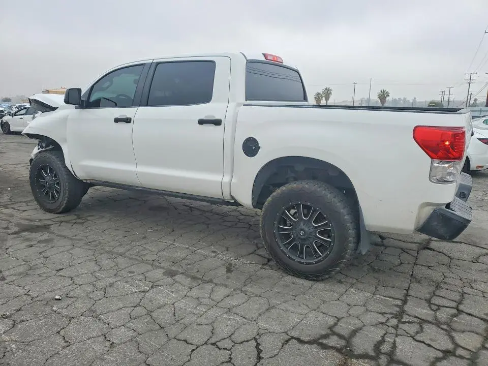 2013 TOYOTA TUNDRA CREWMAX SR5  