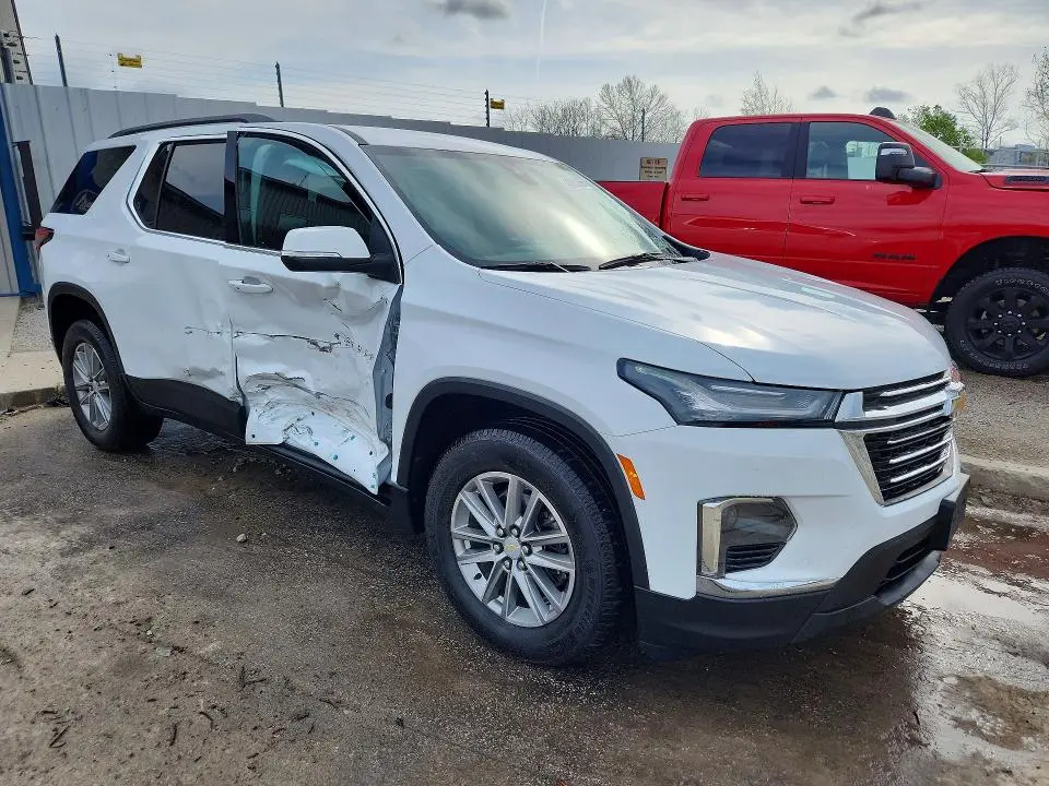 2023 CHEVROLET TRAVERSE LT  