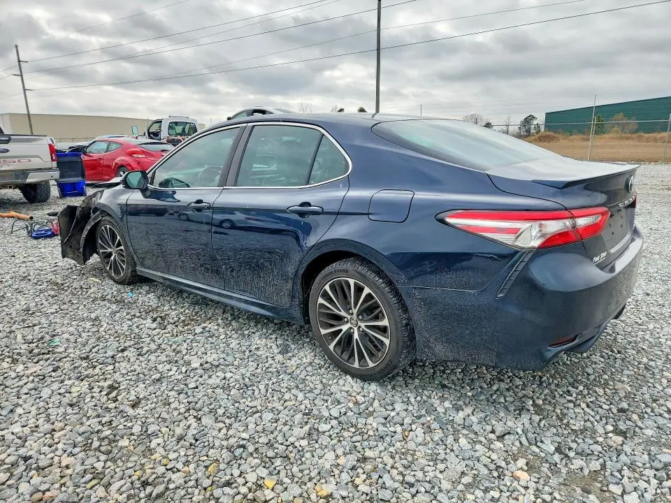 2018 TOYOTA CAMRY SE  