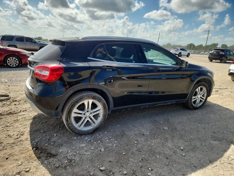 2015 MERCEDES-BENZ GLA 250 4MATIC  
