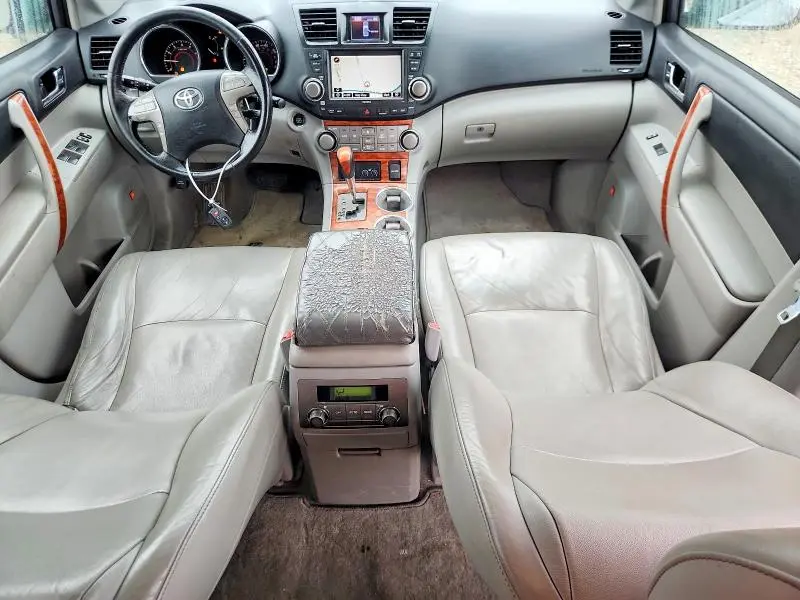 2010 TOYOTA HIGHLANDER LIMITED  