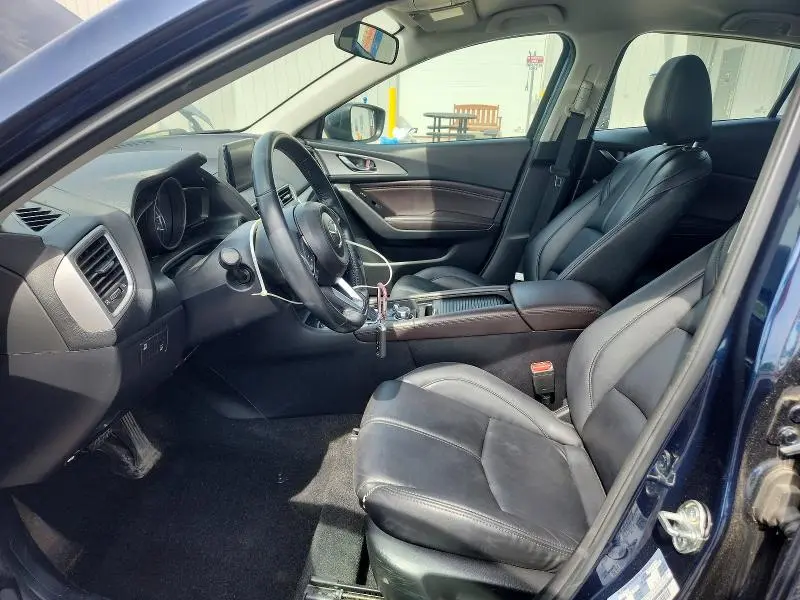 2018 MAZDA 3 TOURING  