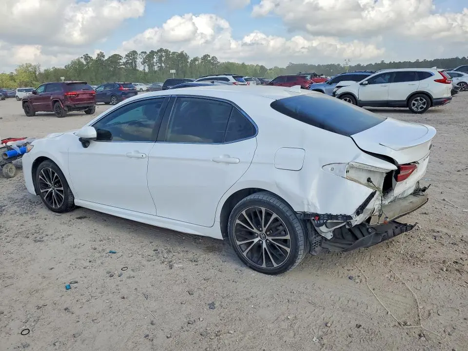 2019 TOYOTA CAMRY SE  