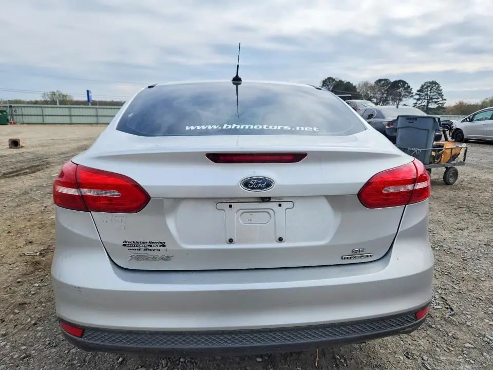 2015 FORD FOCUS SE  