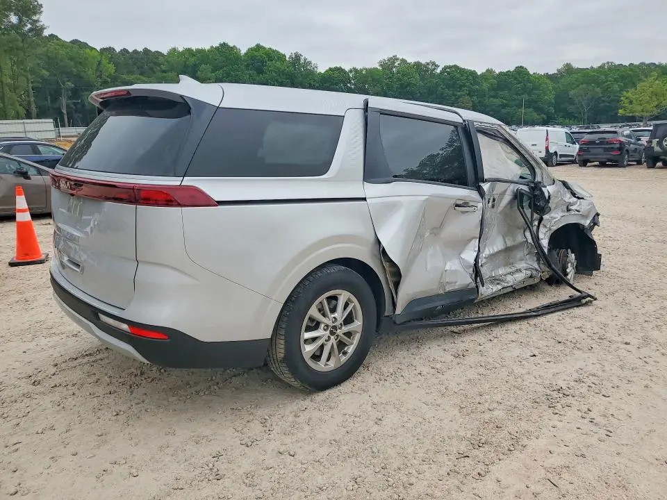2023 KIA CARNIVAL LX  