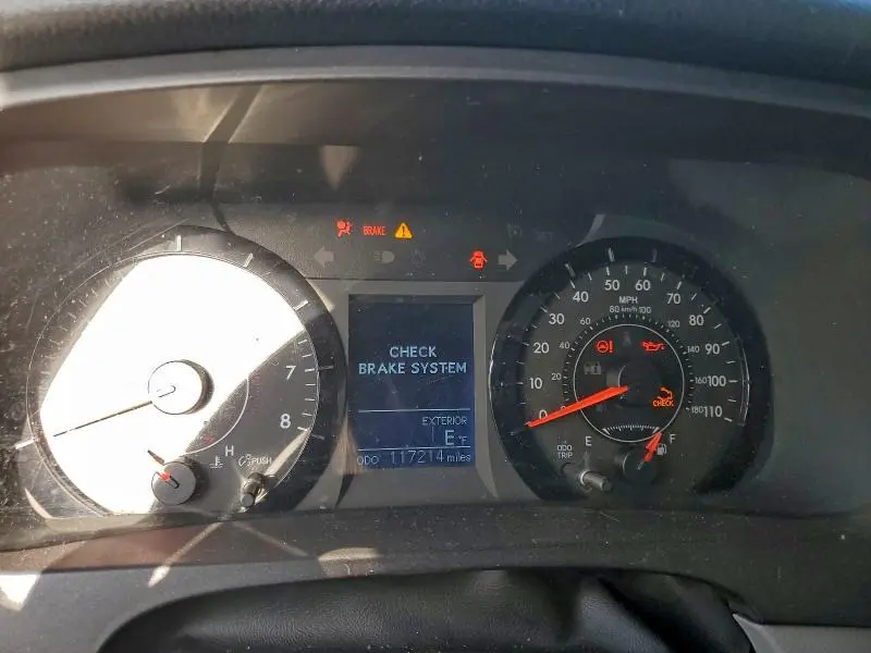 2015 TOYOTA SIENNA LE  