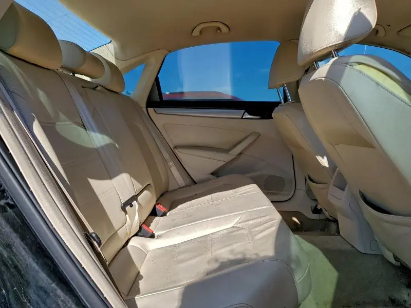 2015 VOLKSWAGEN PASSAT S  