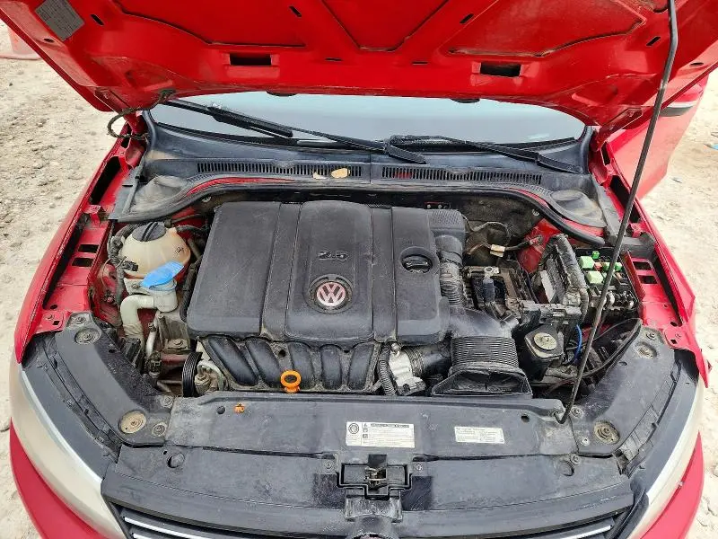 2013 VOLKSWAGEN JETTA SE  