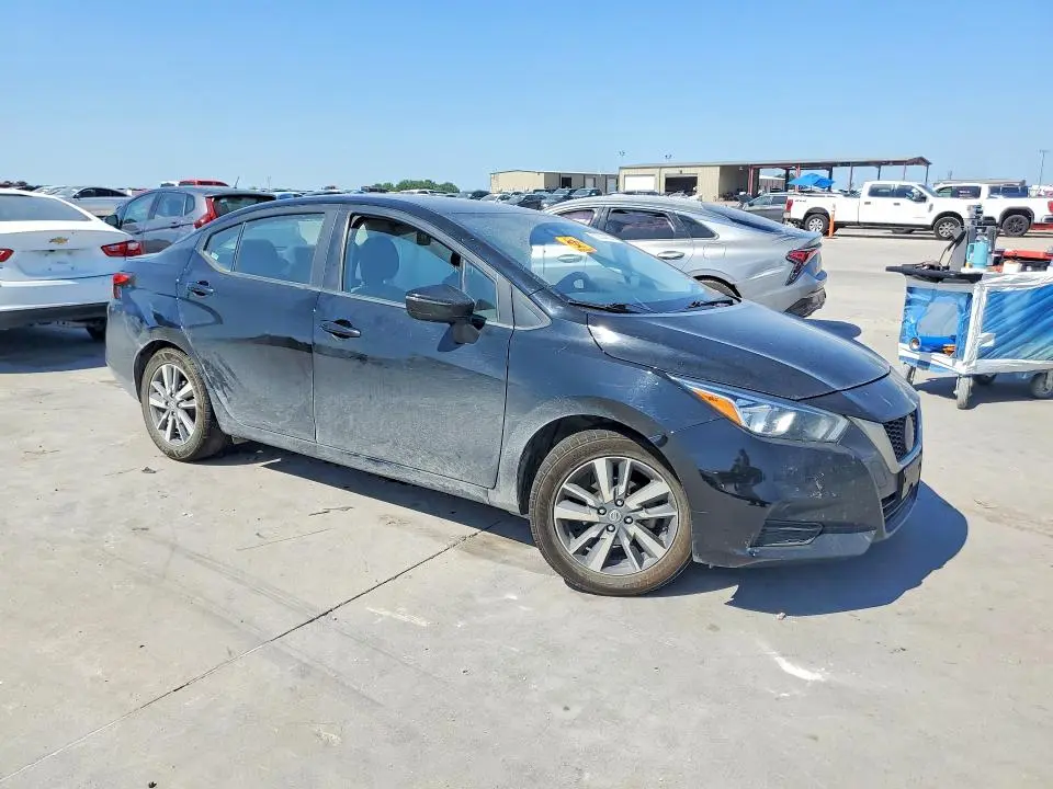 2021 NISSAN VERSA SV  