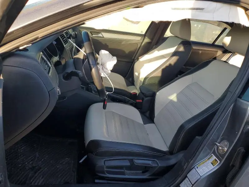 2016 VOLKSWAGEN JETTA SPORT  