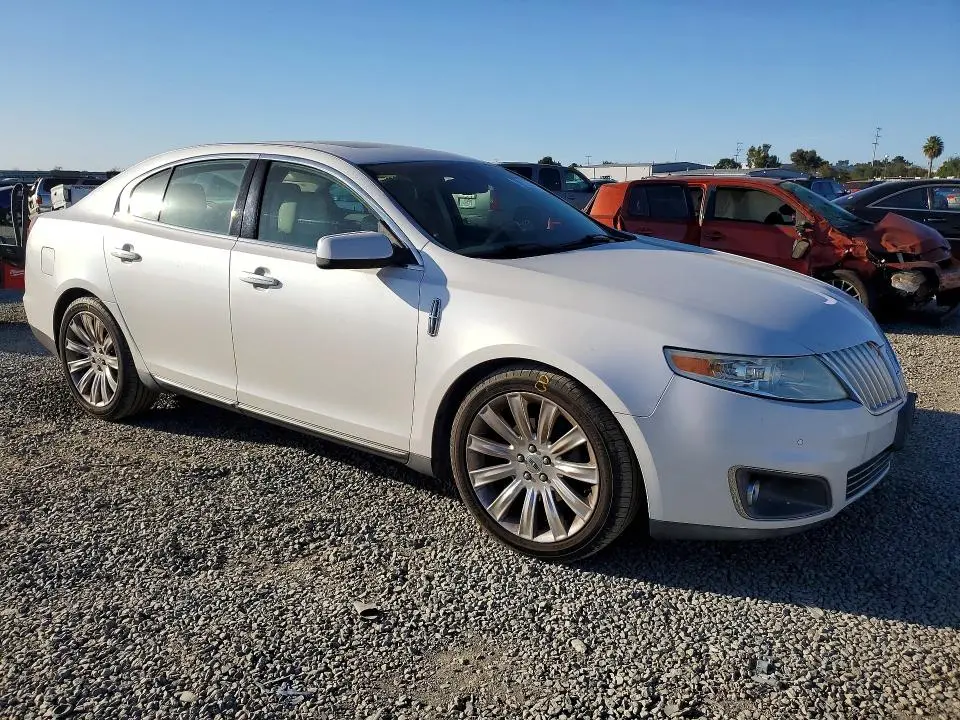 2011 LINCOLN MKS   